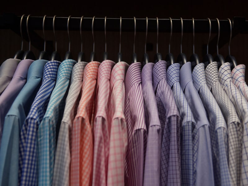 Camisas a la venta en una tienda de Bonobos durante la gran inauguración de la explanada comercial de Brookfield Place, en Nueva York. Camisas a la venta en una tienda de Bonobos durante la gran inauguración de la explanada comercial de Brookfield Place, en Nueva York.