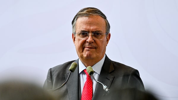 Ebrard niega estancamiento en negociaciones de México con EE.UU. sobre aranceles Ebrard niega estancamiento en negociaciones de México con EE.UU. sobre aranceles