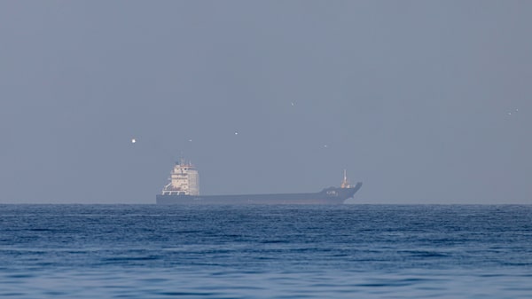 Un superpetrolero parece haber cruzado el estrecho de Ormuz Un superpetrolero parece haber cruzado el estrecho de Ormuz