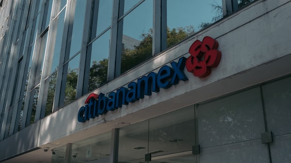 Germán Larrea contrata a Barclays para realizar oferta por Banamex Germán Larrea contrata a Barclays para realizar oferta por Banamex