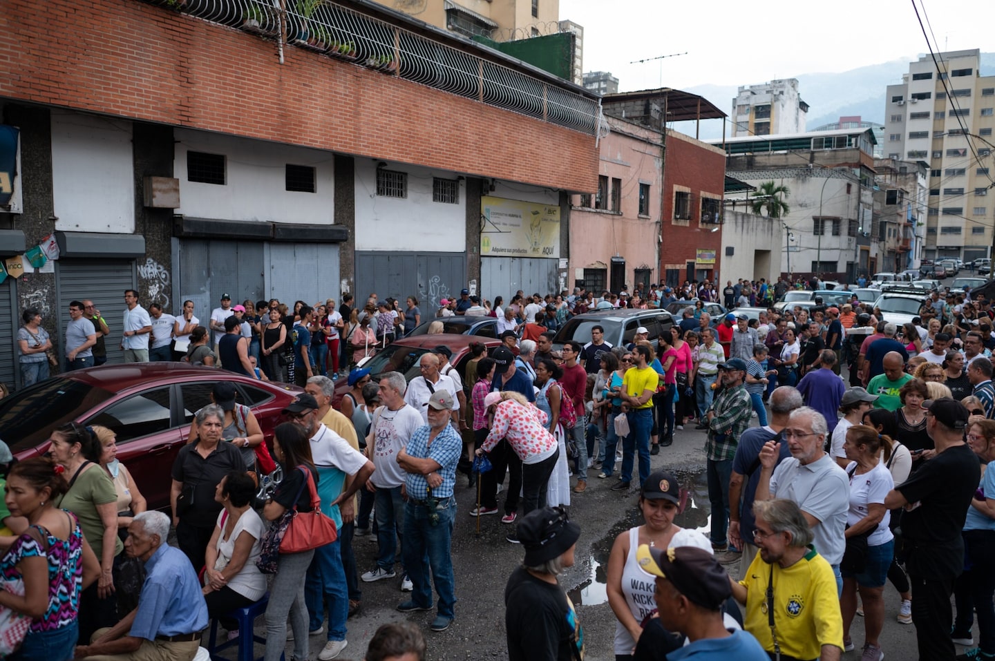 Venezolanos votando en la elección primaria opositora. Venezolanos votando en la elección primaria opositora.