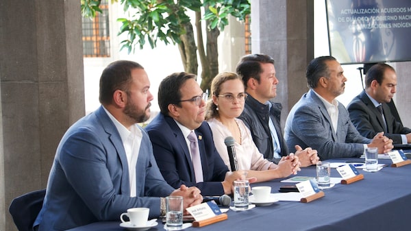 Diálogos del gobierno de Ecuador y organizaciones indígenas llegan a 54 acuerdos Diálogos del gobierno de Ecuador y organizaciones indígenas llegan a 54 acuerdos