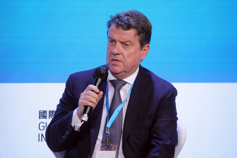 Chairman Colm Kelleher diz que UBS não planeja comprar o Credit Suisse Chairman Colm Kelleher diz que UBS não planeja comprar o Credit Suisse