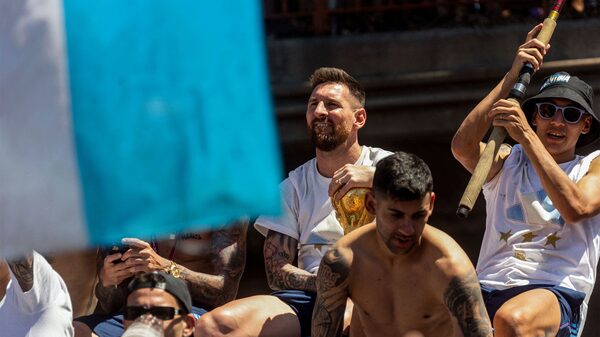 Caravana de la Selección Argentina desata acusaciones cruzadas entre Gobierno y AFA Caravana de la Selección Argentina desata acusaciones cruzadas entre Gobierno y AFA