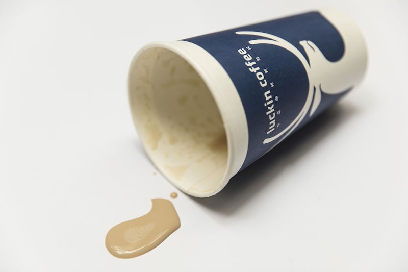 Consumidores chineses não ligam para os acionistas da Luckin nem para seus dados financeiros trimestrais Consumidores chineses não ligam para os acionistas da Luckin nem para seus dados financeiros trimestrais