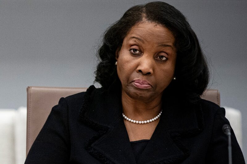 Presidente acusou Lisa Cook de cometer fraude hipotecária e chegou a anunciar sua demissão (Foto: Al Drago/Bloomberg) Presidente acusou Lisa Cook de cometer fraude hipotecária e chegou a anunciar sua demissão (Foto: Al Drago/Bloomberg)