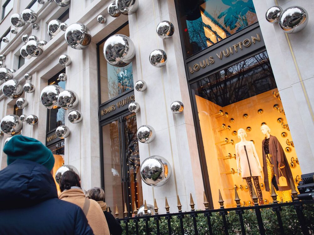 El impulso más reciente tiene que ver con mayores ventas en China tras la reapertura y un euro más fuerte. Cómo llegó la compañía a dónde está. El impulso más reciente tiene que ver con mayores ventas en China tras la reapertura y un euro más fuerte. Cómo llegó la compañía a dónde está.