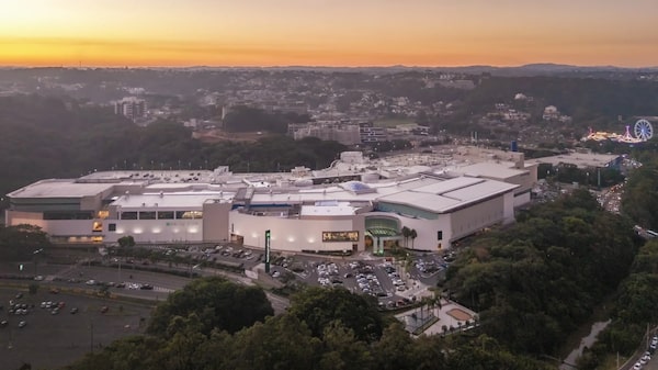 Fundos imobiliários avançam sobre redes de shoppings em negócios de R$ 3,5 bilhões Fundos imobiliários avançam sobre redes de shoppings em negócios de R$ 3,5 bilhões