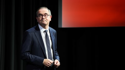 CEO da Renault prepara corte de custos e modelo chinês para convencer investidores CEO da Renault prepara corte de custos e modelo chinês para convencer investidores