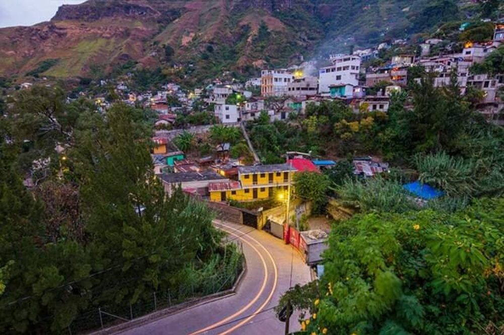 Fuente: sitio web de Santa Catarina Palopó Fuente: sitio web de Santa Catarina Palopó