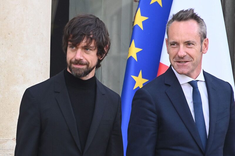 Novas mudanças na gestão após a chegada de Elon Musk. Novas mudanças na gestão após a chegada de Elon Musk.