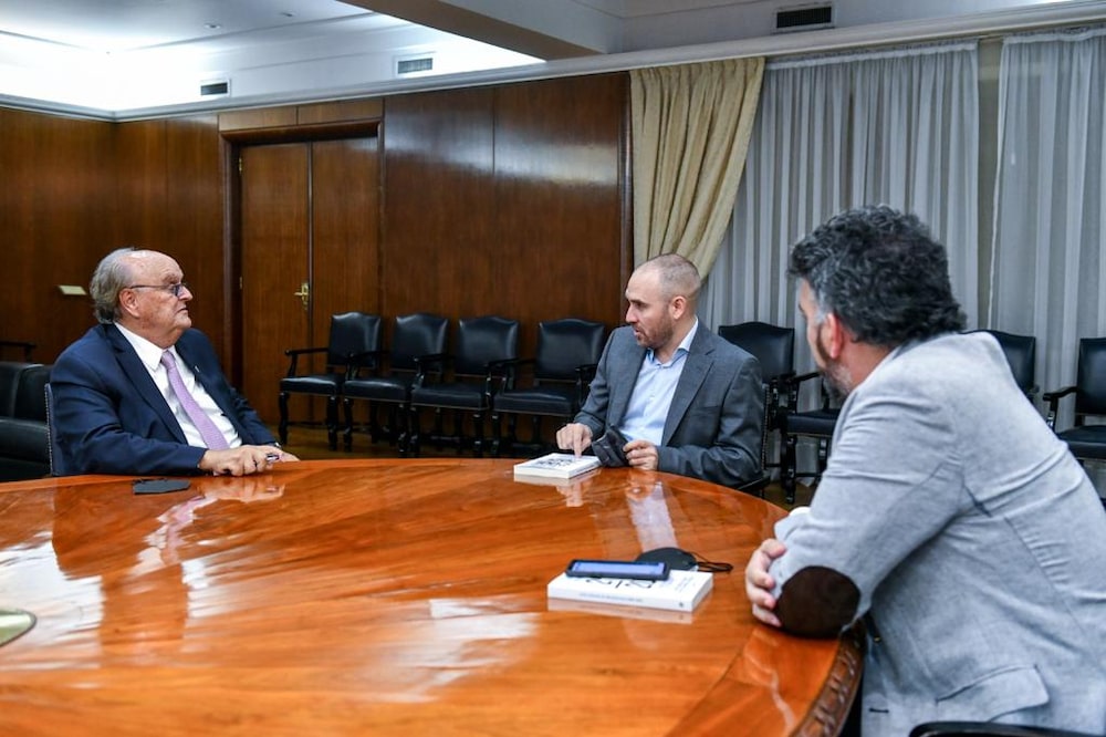 El presidente del BICE visitó al ministro de Economía en febrero pasado El presidente del BICE visitó al ministro de Economía en febrero pasado