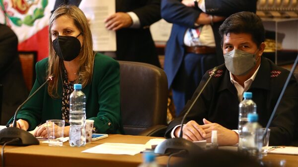 Tras 15 horas de iniciado, Castillo anuncia fin del confinamiento en Lima y Callao Tras 15 horas de iniciado, Castillo anuncia fin del confinamiento en Lima y Callao