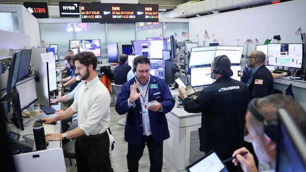 Wall Street cierra una semana volátil con la atención puesta en bonos, petróleo y tasas Wall Street cierra una semana volátil con la atención puesta en bonos, petróleo y tasas