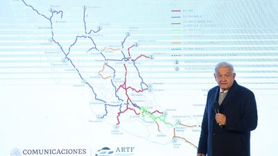 AMLO encuentra cláusula para usar vías de carga con trenes de pasajeros AMLO encuentra cláusula para usar vías de carga con trenes de pasajeros