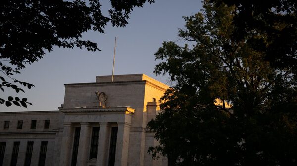 Bostic, de la Fed, prevé un recorte de tasas en el tercer trimestre seguido de una pausa Bostic, de la Fed, prevé un recorte de tasas en el tercer trimestre seguido de una pausa