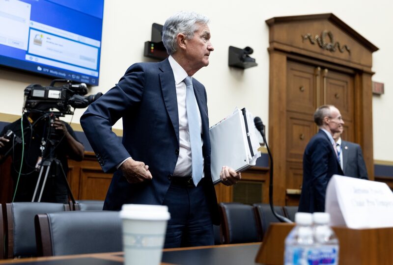 Powell mantém direção a alta de juros, mas de olho no impacto da guerra Powell mantém direção a alta de juros, mas de olho no impacto da guerra