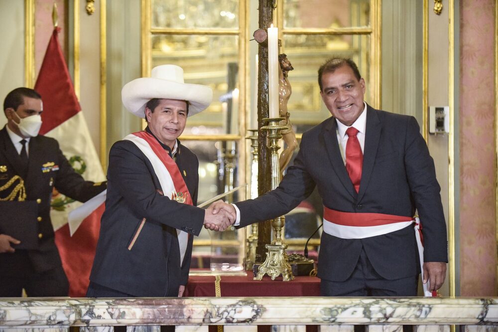 Ministro en Perú celebró fiesta en su casa a pesar de prohibición de su sector. Ministro en Perú celebró fiesta en su casa a pesar de prohibición de su sector.