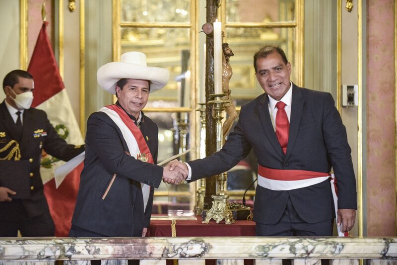 Ministro en Perú celebró fiesta en su casa a pesar de prohibición de su sector. Ministro en Perú celebró fiesta en su casa a pesar de prohibición de su sector.