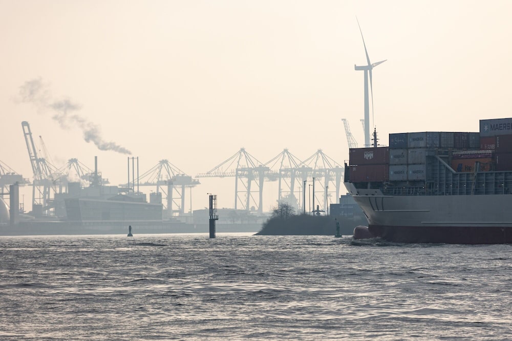 El puerto de Hamburgo en Hamburgo, Alemania. Los aranceles podrían recortar hasta 0,5% del PIB de las economías europeas afectadas. El puerto de Hamburgo en Hamburgo, Alemania. Los aranceles podrían recortar hasta 0,5% del PIB de las economías europeas afectadas.