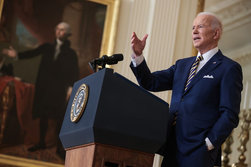 El presidente de Estados Unidos, Joe Biden, habla durante una conferencia de prensa en la Sala Este de la Casa Blanca en Washington, D.C., Estados Unidos, el miércoles 19 de enero de 2022. Biden dijo que el trabajo de la Reserva Federal es frenar el ritmo más rápido de la inflación en décadas, y respaldó los planes del banco central para reducir el estímulo monetario. Fotógrafo: Oliver Contreras/Sipa/Bloomberg El presidente de Estados Unidos, Joe Biden, habla durante una conferencia de prensa en la Sala Este de la Casa Blanca en Washington, D.C., Estados Unidos, el miércoles 19 de enero de 2022. Biden dijo que el trabajo de la Reserva Federal es frenar el ritmo más rápido de la inflación en décadas, y respaldó los planes del banco central para reducir el estímulo monetario. Fotógrafo: Oliver Contreras/Sipa/Bloomberg