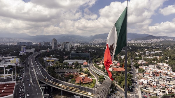 Ventas de bonos locales en México alcanzan récord mientras empresas se apresuran a salir al mercado Ventas de bonos locales en México alcanzan récord mientras empresas se apresuran a salir al mercado