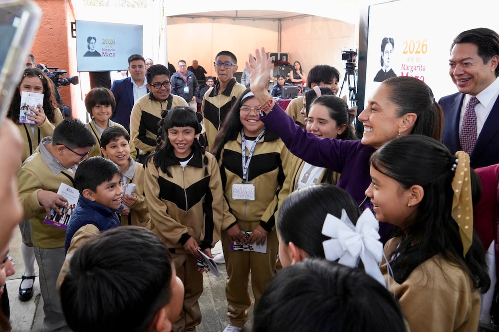 Claudia Sheinbaum, presidenta de México, asiste a una escuela secundaria en el inicio del Ciclo Escolar 2026-2027 en Ciudad de México, el lunes 31 de agosto de 2026. Claudia Sheinbaum, presidenta de México, asiste a una escuela secundaria en el inicio del Ciclo Escolar 2026-2027 en Ciudad de México, el lunes 31 de agosto de 2026.
