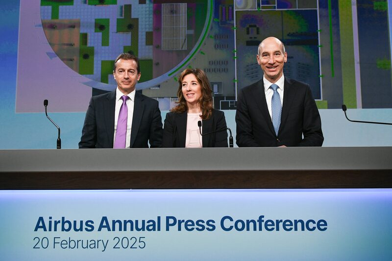 La proyección del fabricante europeo de aviones representa un aumento del 7% con respecto a 2024, y está más o menos en línea con las 823 unidades estimadas por los analistas. La proyección del fabricante europeo de aviones representa un aumento del 7% con respecto a 2024, y está más o menos en línea con las 823 unidades estimadas por los analistas.