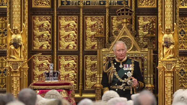 Com morte de Elizabeth, Charles se torna rei da Inglaterra Com morte de Elizabeth, Charles se torna rei da Inglaterra