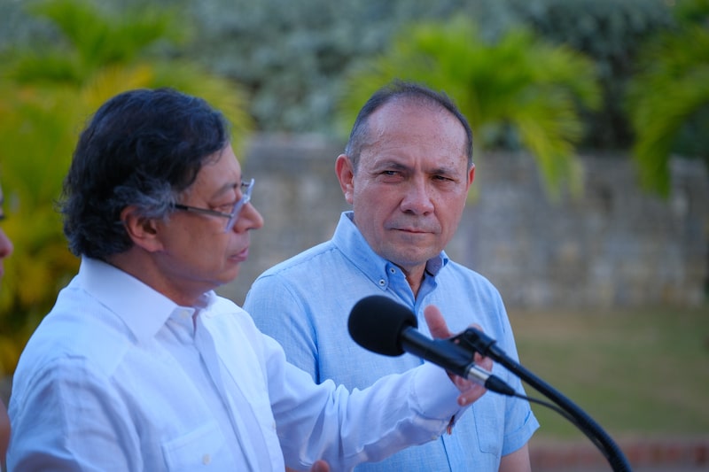 El presidente Gustavo Petro y el ministro de Trabajo Antonio Sanguino El presidente Gustavo Petro y el ministro de Trabajo Antonio Sanguino