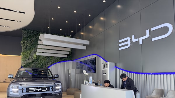 Montadoras de elétricos avançam na Ásia com disparada do petróleo com guerra no Irã Montadoras de elétricos avançam na Ásia com disparada do petróleo com guerra no Irã