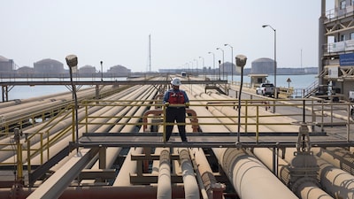 Terminal petrolífero da Arábia Saudita é reaberto após cessar-fogo no Irã Terminal petrolífero da Arábia Saudita é reaberto após cessar-fogo no Irã