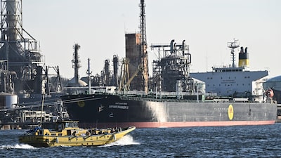 El mercado del petróleo está sumido en una carrera de pánico por los barriles El mercado del petróleo está sumido en una carrera de pánico por los barriles