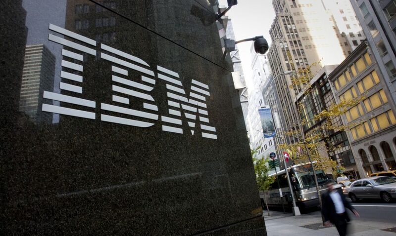 Em março, o CEO Arvind Krishna disse que esperava ver 80% dos funcionários da IBM trabalhando em um modelo híbrido depois que a pandemia recuasse Em março, o CEO Arvind Krishna disse que esperava ver 80% dos funcionários da IBM trabalhando em um modelo híbrido depois que a pandemia recuasse