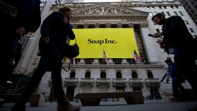 Snap eleva la previsión de ventas antes de lanzar sus gafas de realidad aumentada Snap eleva la previsión de ventas antes de lanzar sus gafas de realidad aumentada