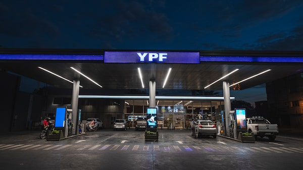 La promesa de YPF sobre el precio de la nafta y el acuerdo alcanzado con privados para evitar sobresaltos La promesa de YPF sobre el precio de la nafta y el acuerdo alcanzado con privados para evitar sobresaltos