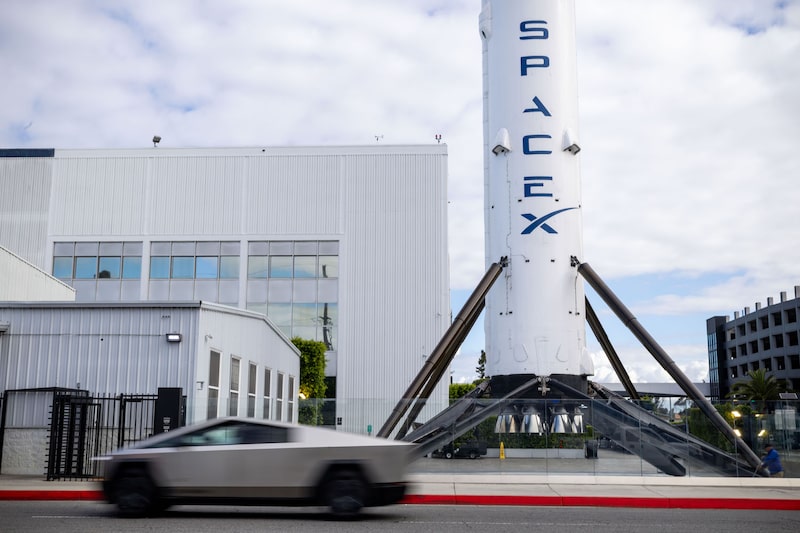 SpaceX SpaceX
