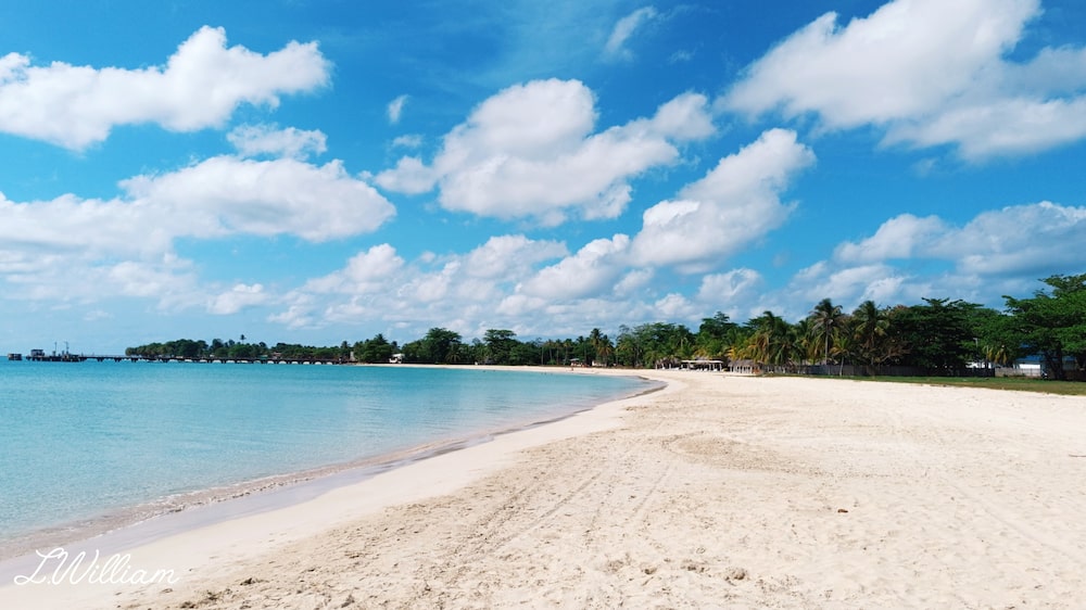 Corn Islands, una joya del Caribe nicaragüense. Corn Islands, una joya del Caribe nicaragüense.