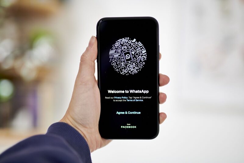 WhatsApp mostrará anuncios y ofrecerá suscripciones de pago por primera vez. WhatsApp mostrará anuncios y ofrecerá suscripciones de pago por primera vez.