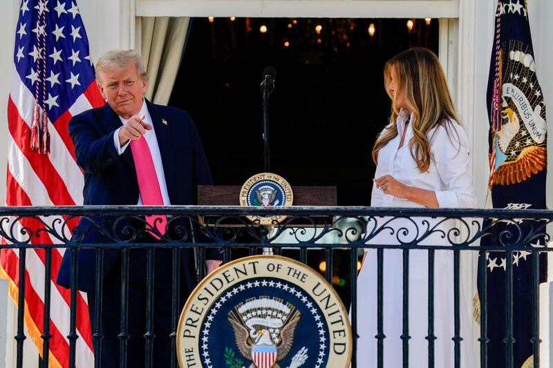 Trump firma la ley de impuestos y gastos durante una ceremonia en la Casa Blanca Trump firma la ley de impuestos y gastos durante una ceremonia en la Casa Blanca