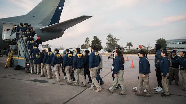 Kast sigue en Chile los pasos de Trump: expulsa a 40 migrantes de Bolivia, Ecuador y Colombia Kast sigue en Chile los pasos de Trump: expulsa a 40 migrantes de Bolivia, Ecuador y Colombia