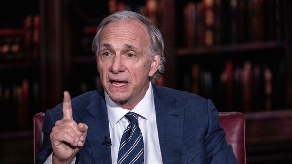 Ray Dalio diz que guerra econômica entre EUA e China é risco global ‘terrível’ Ray Dalio diz que guerra econômica entre EUA e China é risco global ‘terrível’