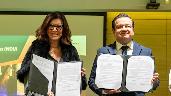 Petrobras y Pemex firman acuerdo para producción y refinación de petróleo Petrobras y Pemex firman acuerdo para producción y refinación de petróleo