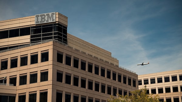 IBM supera las estimaciones de ventas gracias al crecimiento de su negocio de software IBM supera las estimaciones de ventas gracias al crecimiento de su negocio de software