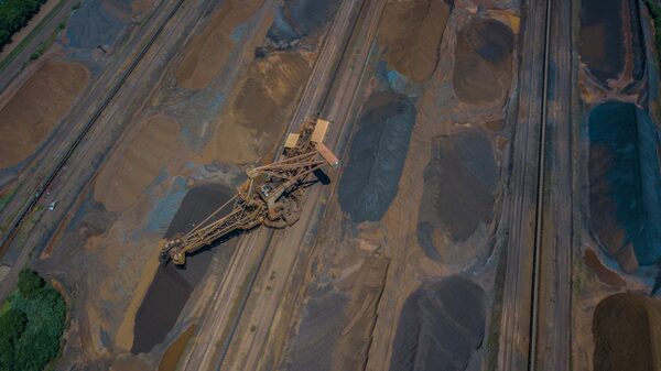 Brazil Iron faz oferta de US$ 1 bilhão pela Bahia Mineração, segundo fonte Brazil Iron faz oferta de US$ 1 bilhão pela Bahia Mineração, segundo fonte