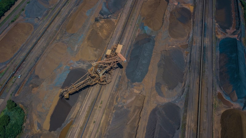 A iniciativa do ERG precisa de um investimento de R$ 30 bilhões para expandir as operações de mineração, construir o porto e concluir um trecho de 527 quilômetros de ferrovia ligando os dois A iniciativa do ERG precisa de um investimento de R$ 30 bilhões para expandir as operações de mineração, construir o porto e concluir um trecho de 527 quilômetros de ferrovia ligando os dois