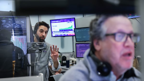 S&P 500 cierra al alza mientras el petróleo modera ganancias antes de la decisión de la Fed S&P 500 cierra al alza mientras el petróleo modera ganancias antes de la decisión de la Fed