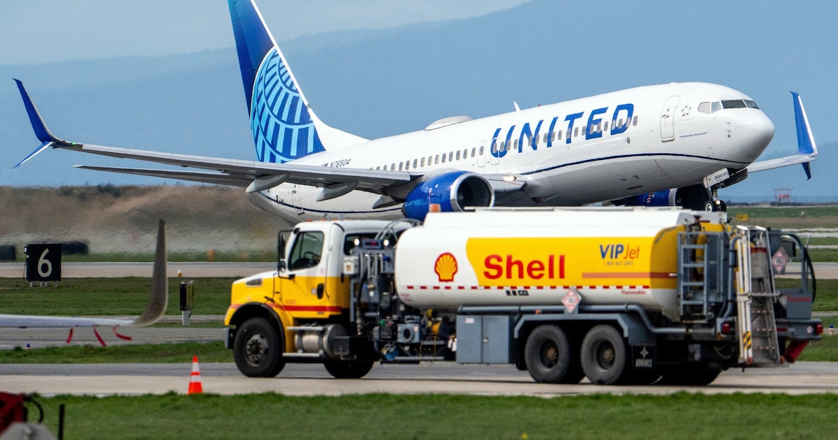 ALZA COMBUSTIBLE AVIACIÓN: REDUCCIÓN CONEXIONES AÉREAS GLOBAL