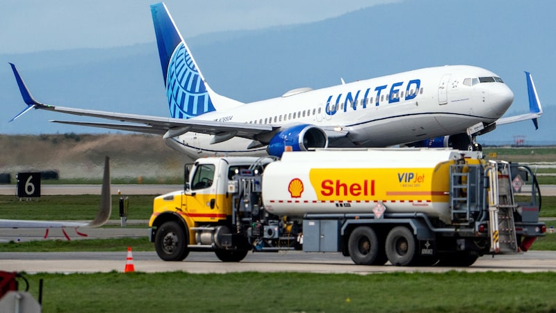 Alza del combustible para aviones reduce conexiones aéreas a nivel global Alza del combustible para aviones reduce conexiones aéreas a nivel global