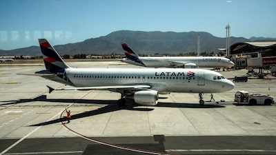 Latam busca US$ 1,2 bi em primeira captação em dólar desde saída do Chapter 11 Latam busca US$ 1,2 bi em primeira captação em dólar desde saída do Chapter 11